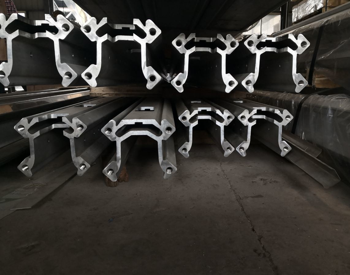 14 Feet Machined Aluminium Extruded Profiles S1D Feed Beam Retractable